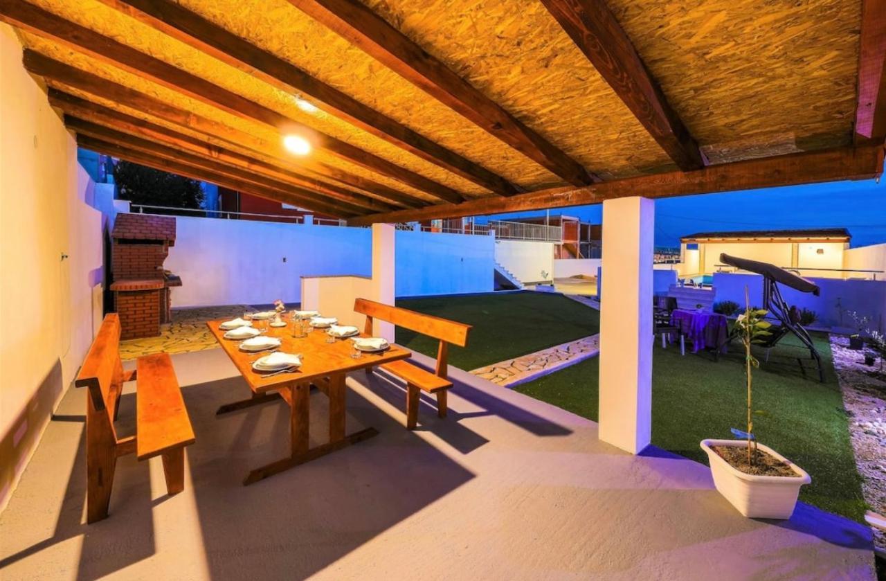 Villa Ana Kaštel Sućurac Екстериор снимка